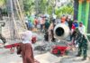 Tumbuhkan Semangat Gotong Royong, Babinsa Kodim Bojonegoro bantu Pengecoran Pondasi Renovasi Masjid