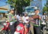 Polres Blora Bagikan Brosur & Pamflet Tertib Berlalu Lintas Dalam Rangka Operasi Patuh Candi 2024