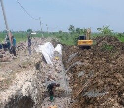 Rehabilitasi Sungai Desa Pucangan Kecamatan Palang Tuban, Indikasi Tidak Sesuai Kontrak Kerja dan Abaikan APD