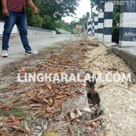 Proyek Jembatan Rp 2,1 Miliar Retak Dini, Warga Tuntut Tanggung Jawab