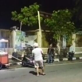 Pria Diduga ODGJ Mengamuk Bawa Celurit, Sempat Bikin Warga Ledok Kulon Bojonegoro Panik