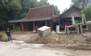 Proyek Mangkrak Berbulan-bulan, Warga Margomulyo Keluhkan Aktivitas Lumpuh