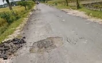 Baru Sepekan Rampung, Proyek Jalan Aspal Rp 1,8 Miliar di Ngampal Bojonegoro Sudah Rusak