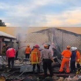 Puluhan Kios Pasar Baru Tuban Ludes Terbakar, Kerugian Ratusan Juta, Pemkab Janji Tata Ulang